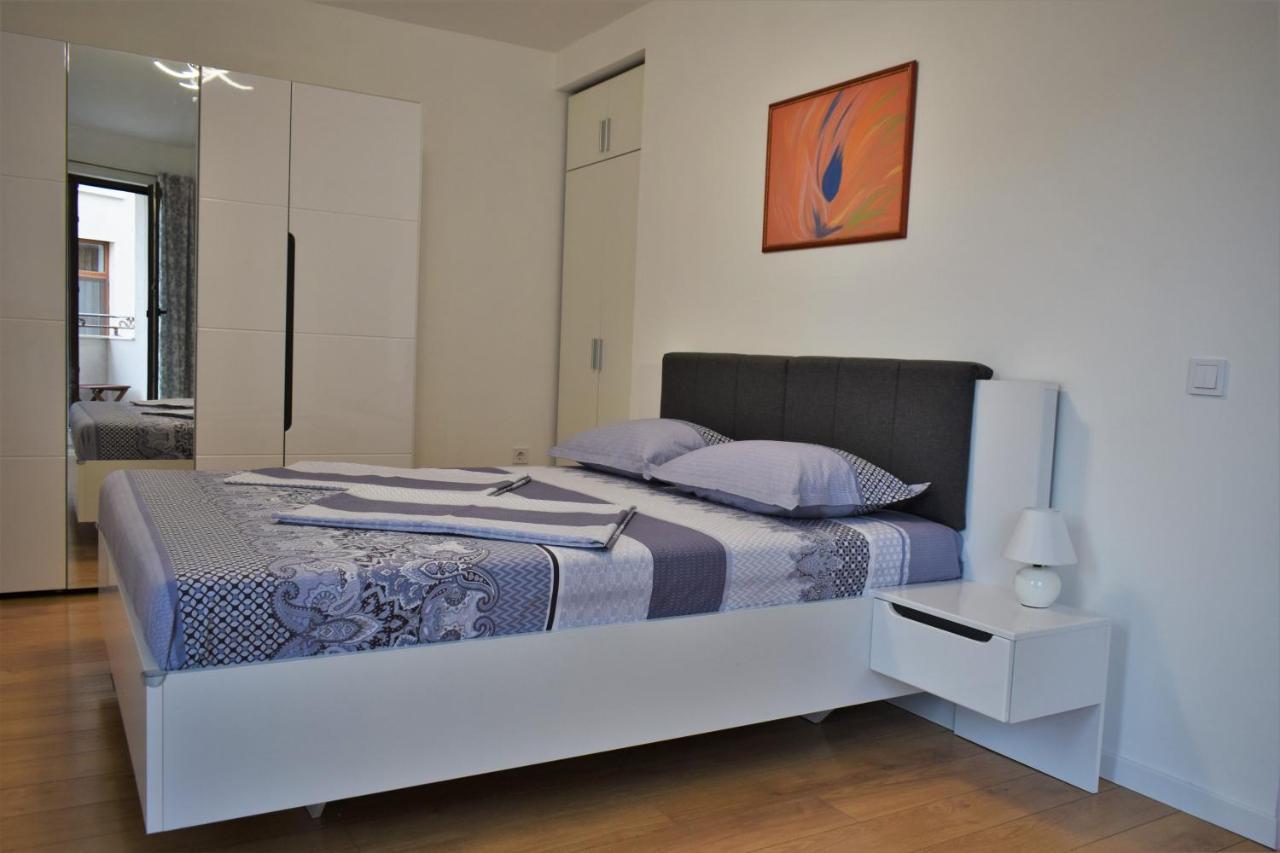Top Center Apartment Gramophone With Private Parking Burgas Exterior photo