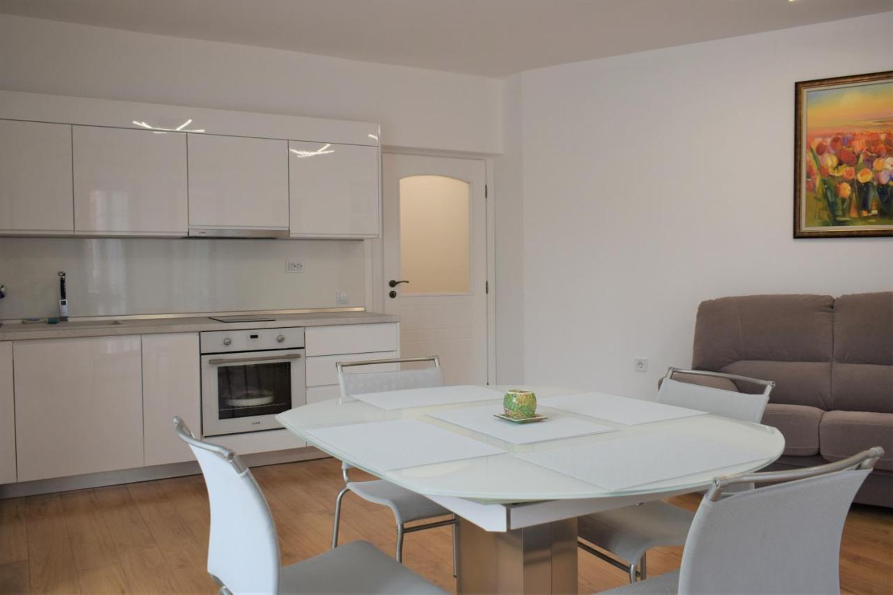 Top Center Apartment Gramophone With Private Parking Burgas Exterior photo